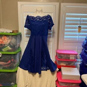 Chic Blue Lace Midi Dress